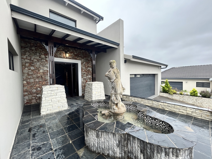 3 Bedroom Property for Sale in Wavecrest Eastern Cape
